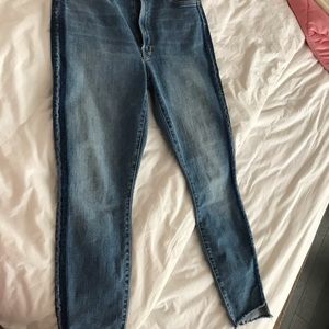 Mother Stunner Zip Ankle step Fray